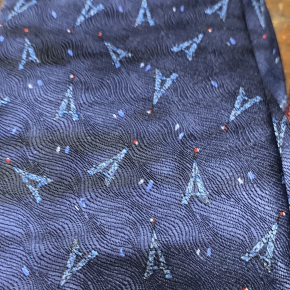 ROGER L. PARIS EIFFEL TOWER NECKTIE - Picture 2 of 11